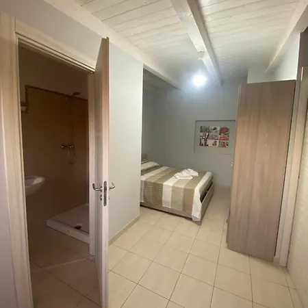 Affittacamere Polistena Vendégház *